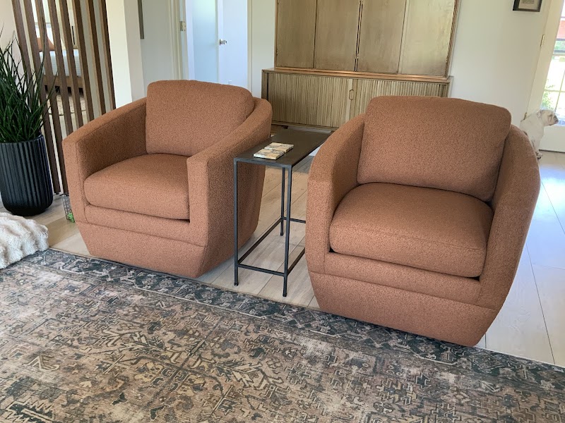 Roberto's Sofa Factory cover image