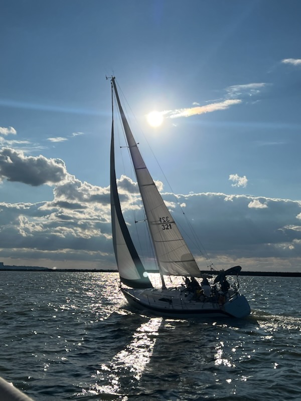 Verktadue Cleveland Sailboat Charter Cruise cover image