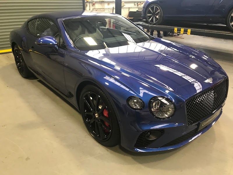 Lloyds Autobody Manchester - Car Body Repair Centre cover image