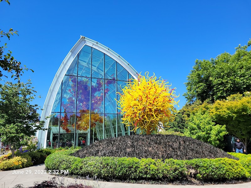 Chihuly Garden and Glass cover image