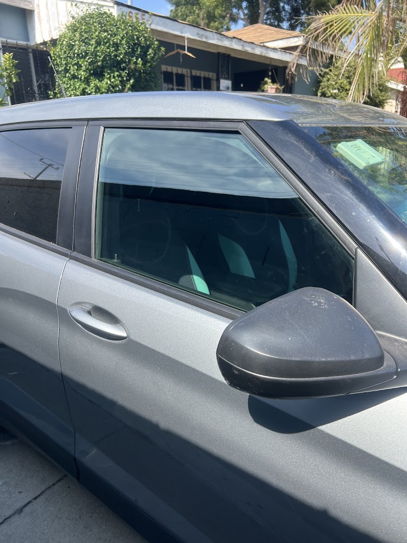 Ricardo Auto Glass cover image