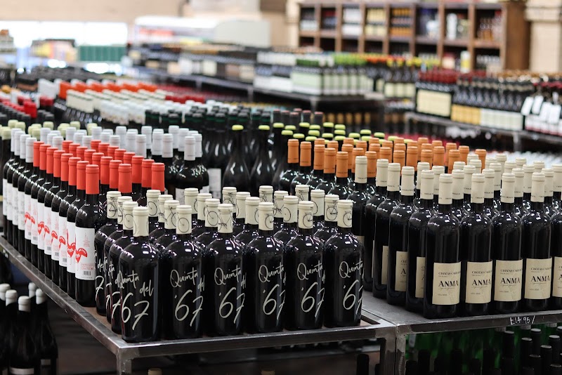 Spanish Wines by Ultracomida cover image