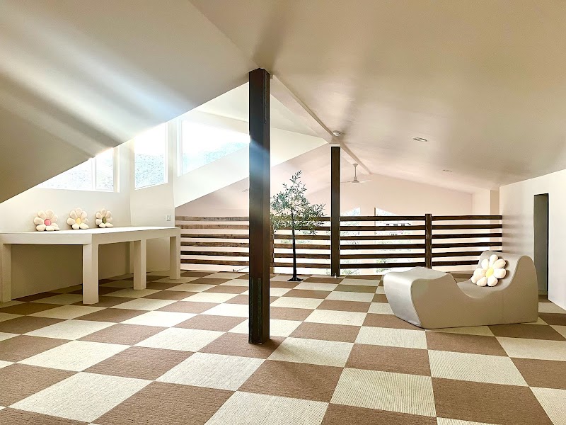 Luxury Retreat NM cover image