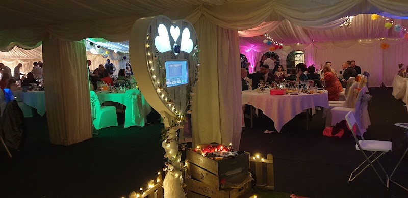 Paparazzi Mirror - Magic Mirror Hire cover image