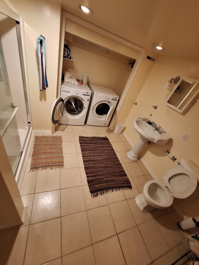 Sparkly Maid NYC Cleaning Services cover