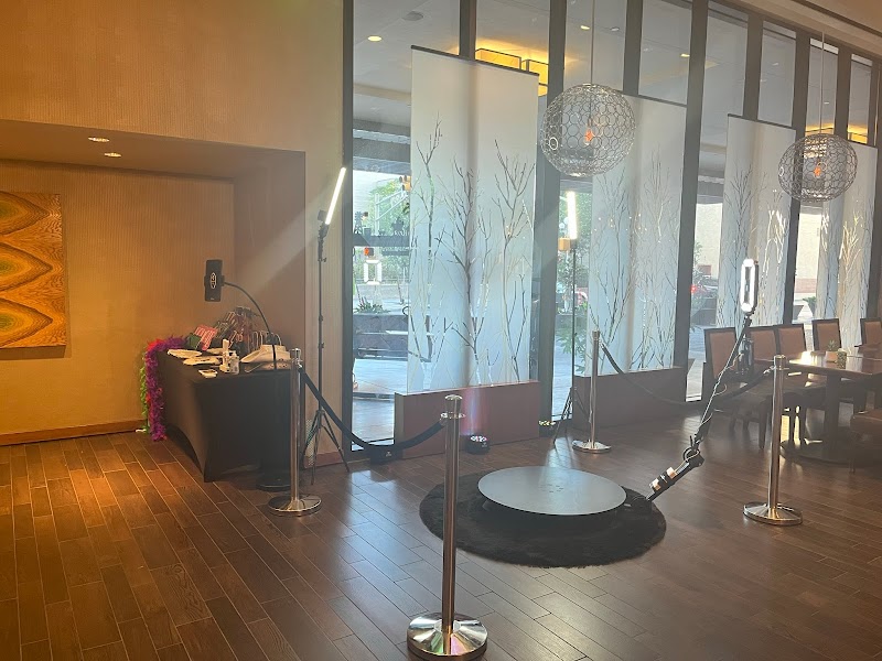 Lavish 360 photo booth cover image