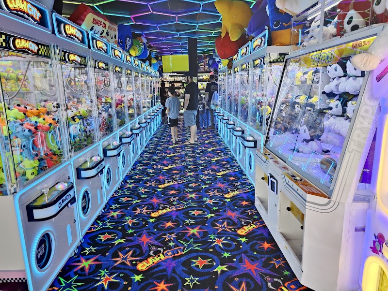 Funtastic Arcade Columbia Gorge Outlets cover image