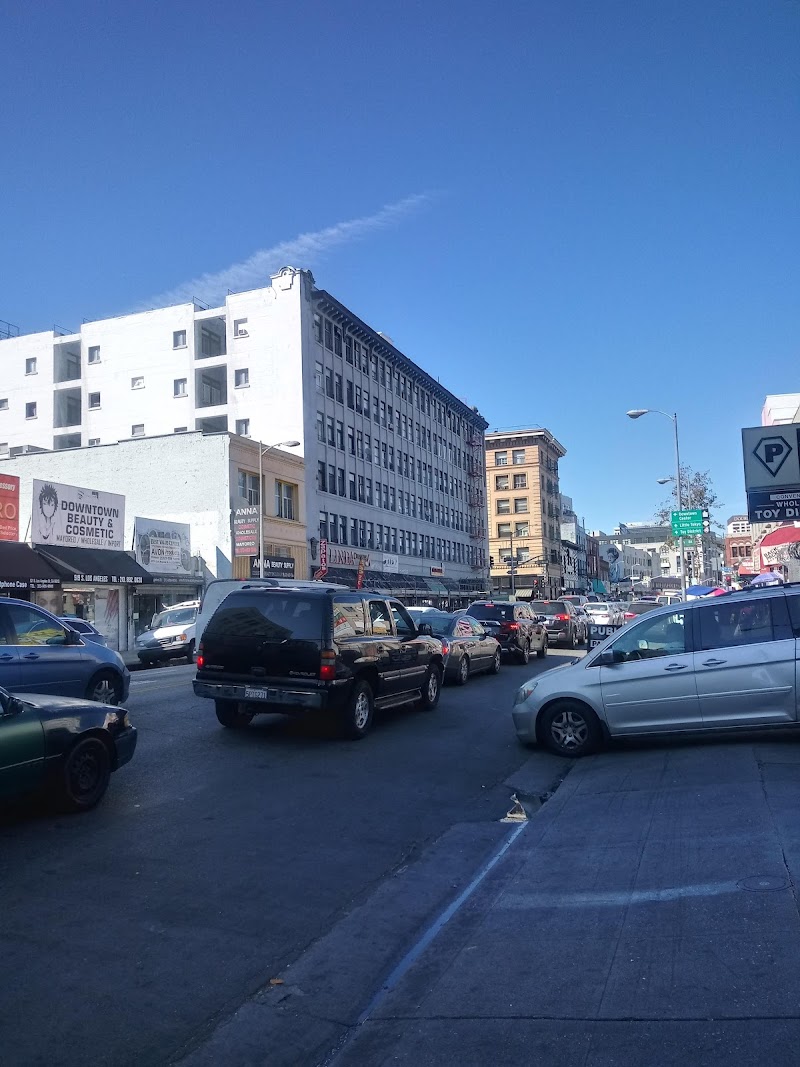 Lee's Wholesale Beauty cover image