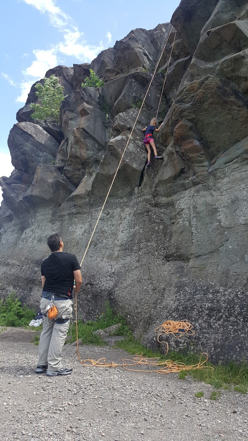 Le Pylone - Site d'escalade de la FQME cover image