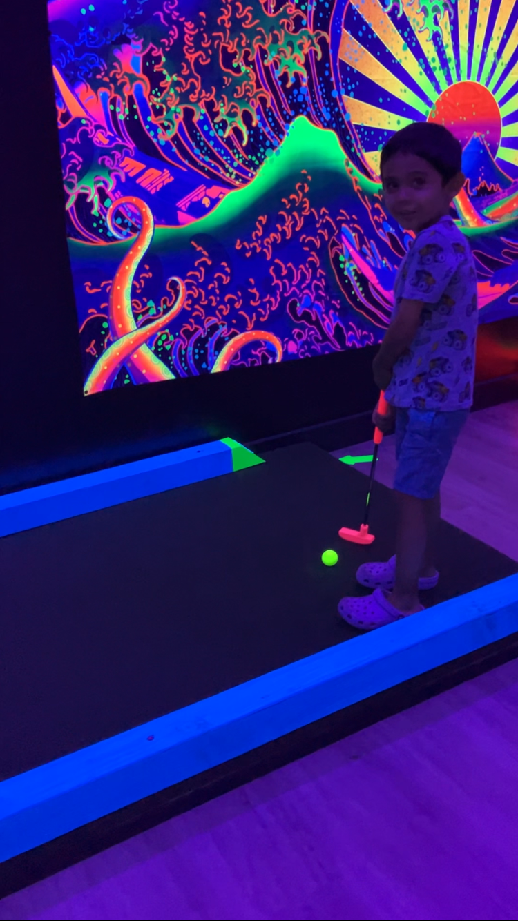 Glow Putt Mini Golf cover image