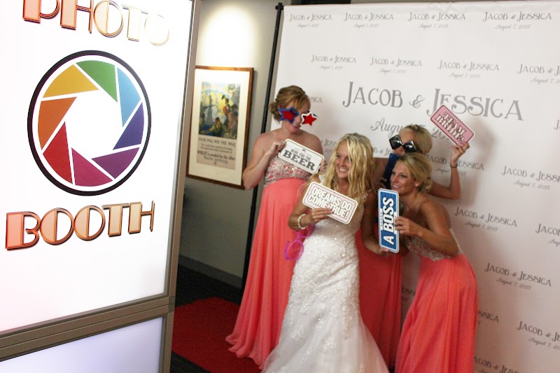 Photo Booth Rental - Madison & Milwaukee - Party Picturebooth cover image