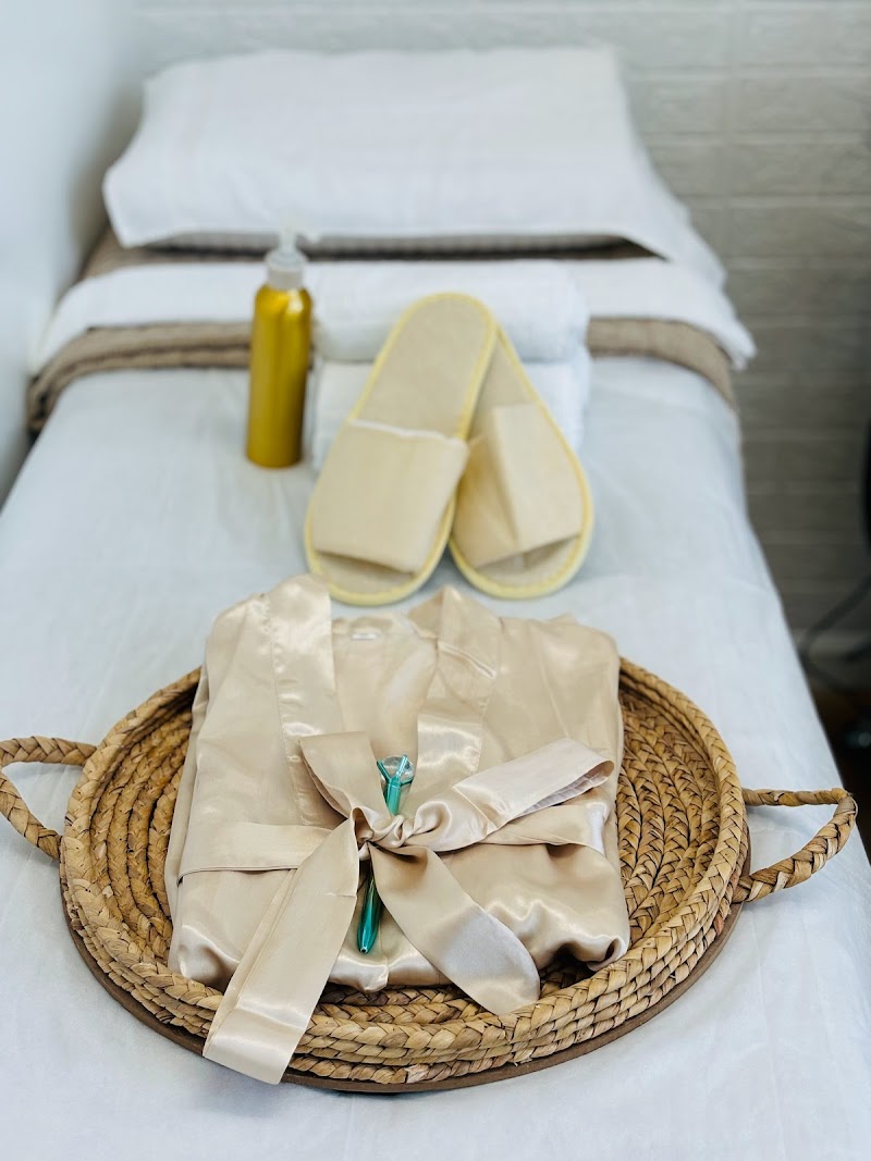 Latin body sculpting spa cover image