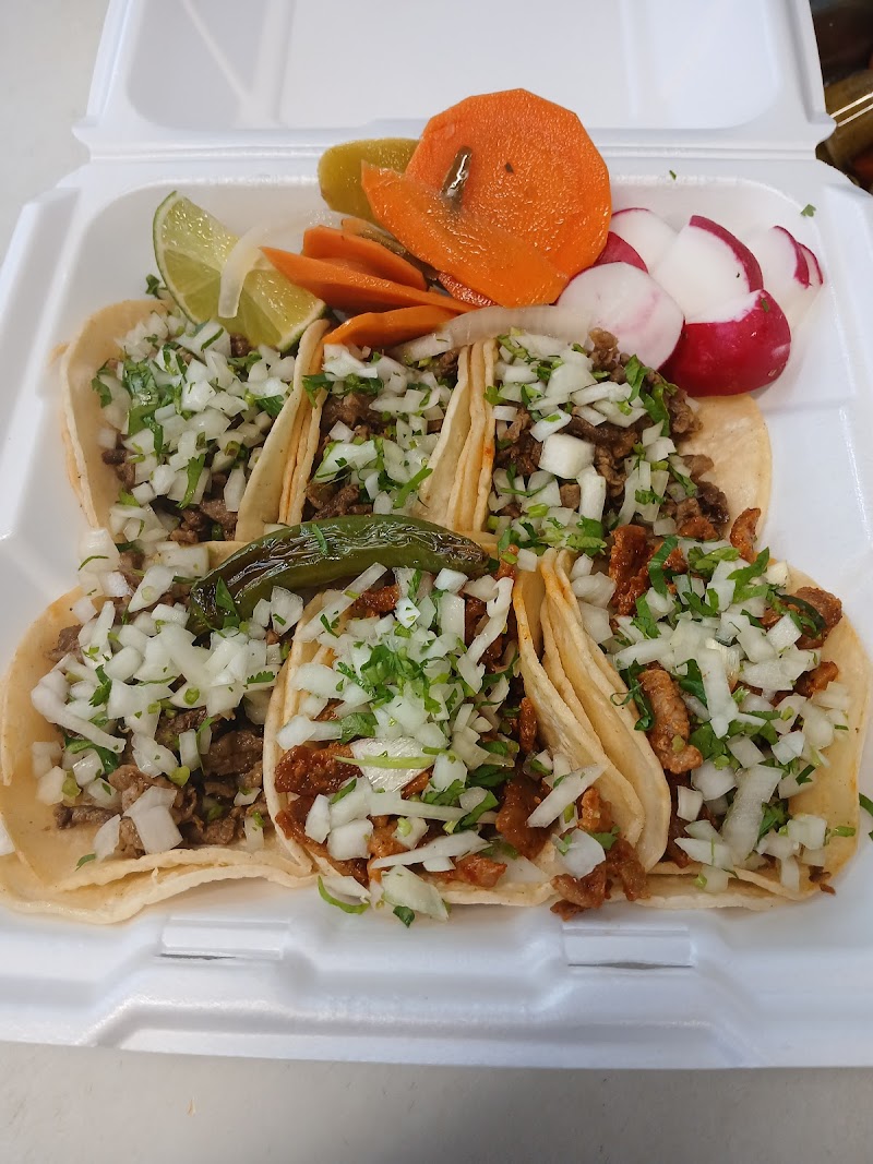 Taqueria Manantial Food Truck cover image