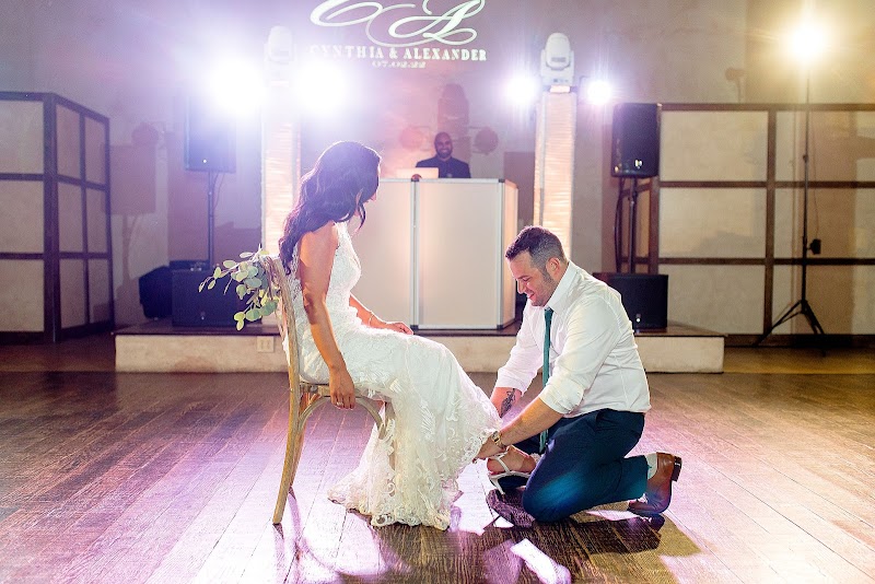 VEGAs DJ Services cover image