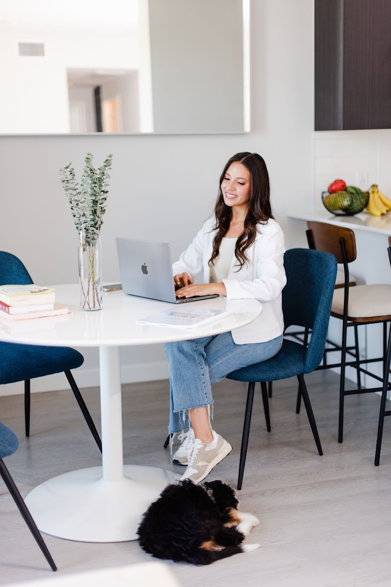 EM Nutrition - Group Virtual Dietitian Practice, Insurance Accepted cover image