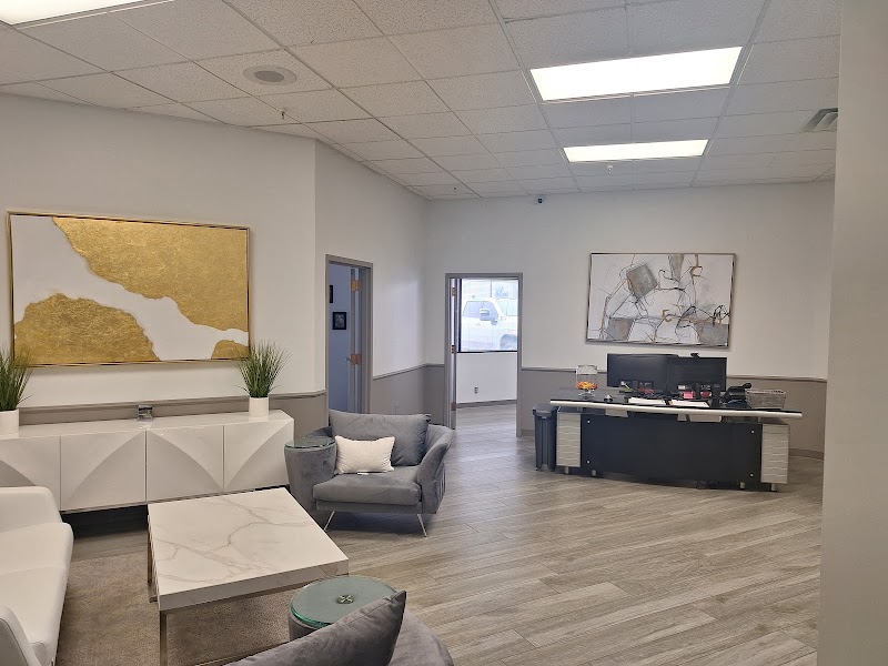 Law Giant Injury Lawyers cover image