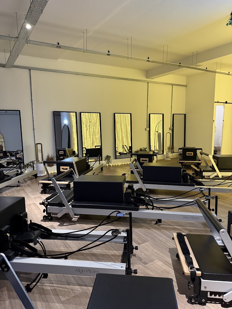 Stiwdio Glow cover image