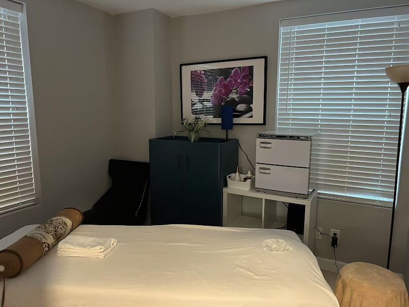 Lux Massage & Spa Washington cover image