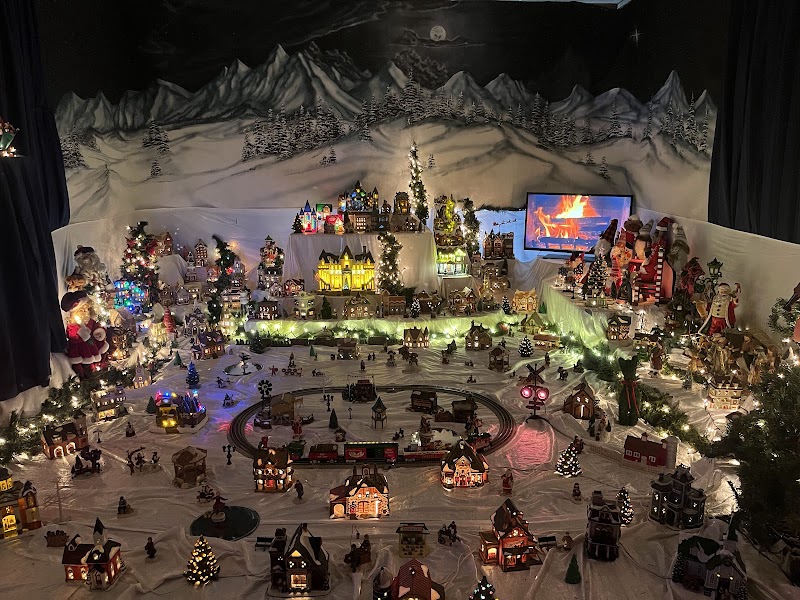 Little Munchkins Learning Center cover image