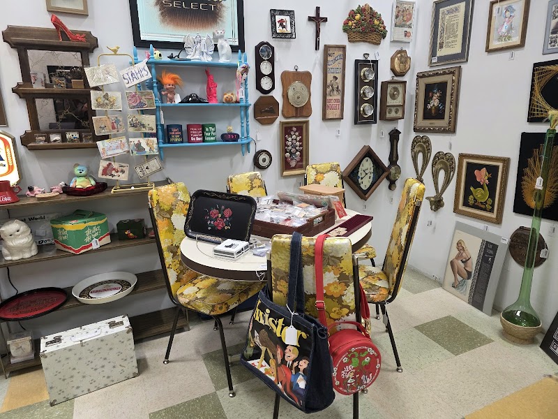 Stardust Vintage Emporium cover image