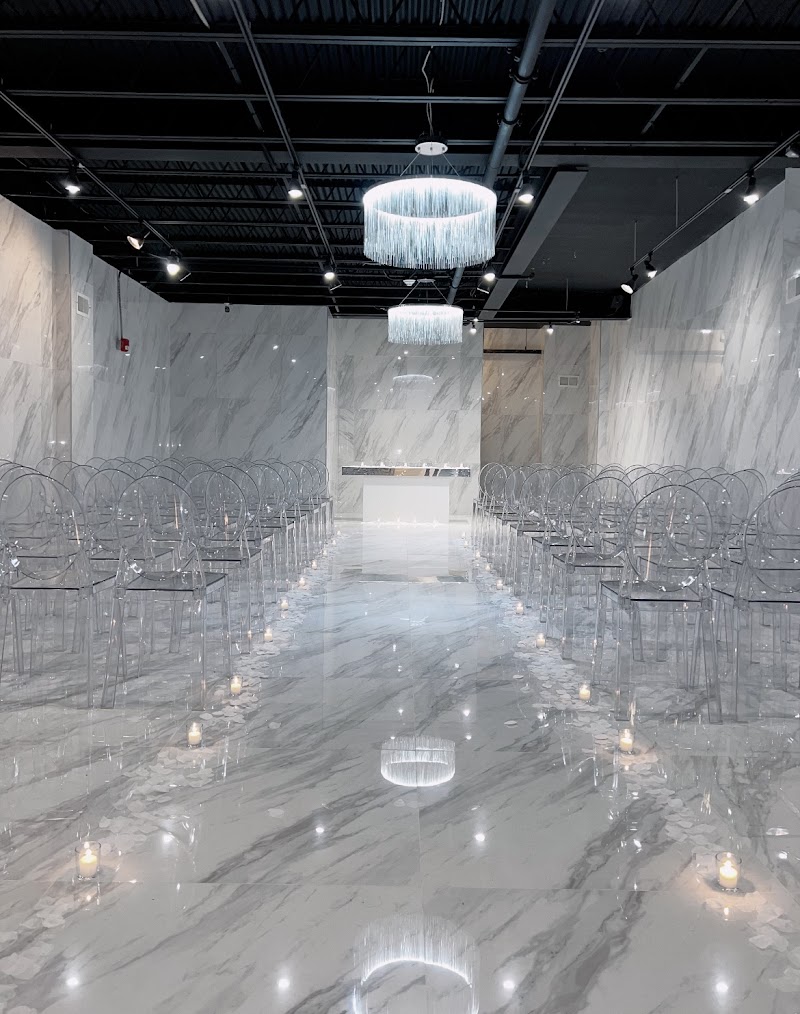 DLR Luxury Suite cover image