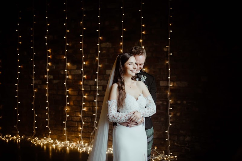 Rachel Louise Makeup Artist cover image