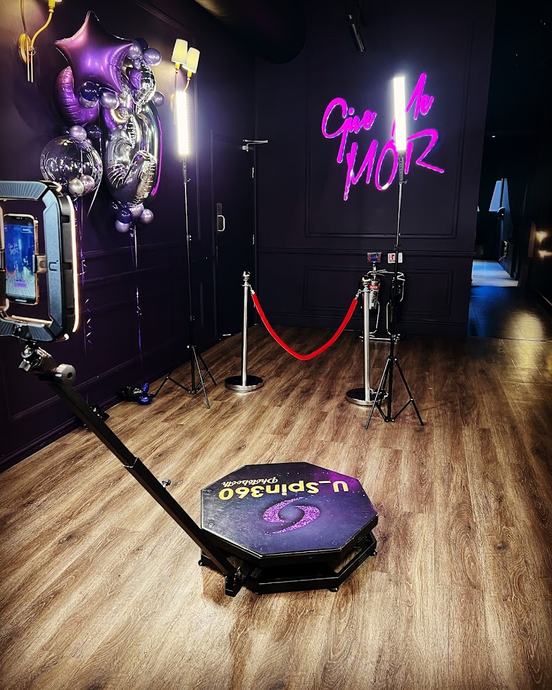 360 Photobooth & Photobooth hire cover image