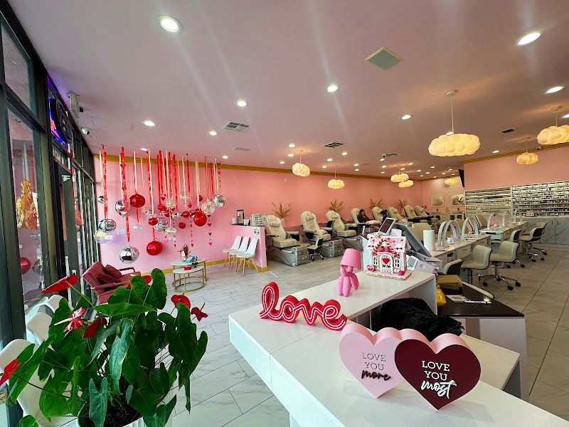 Lumina Nails Lounge