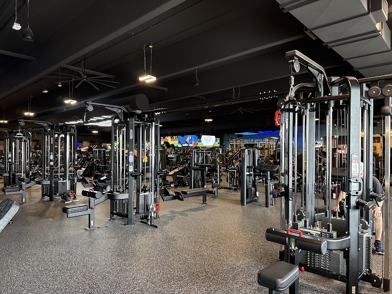 Gold's Gym Calgary Village Square