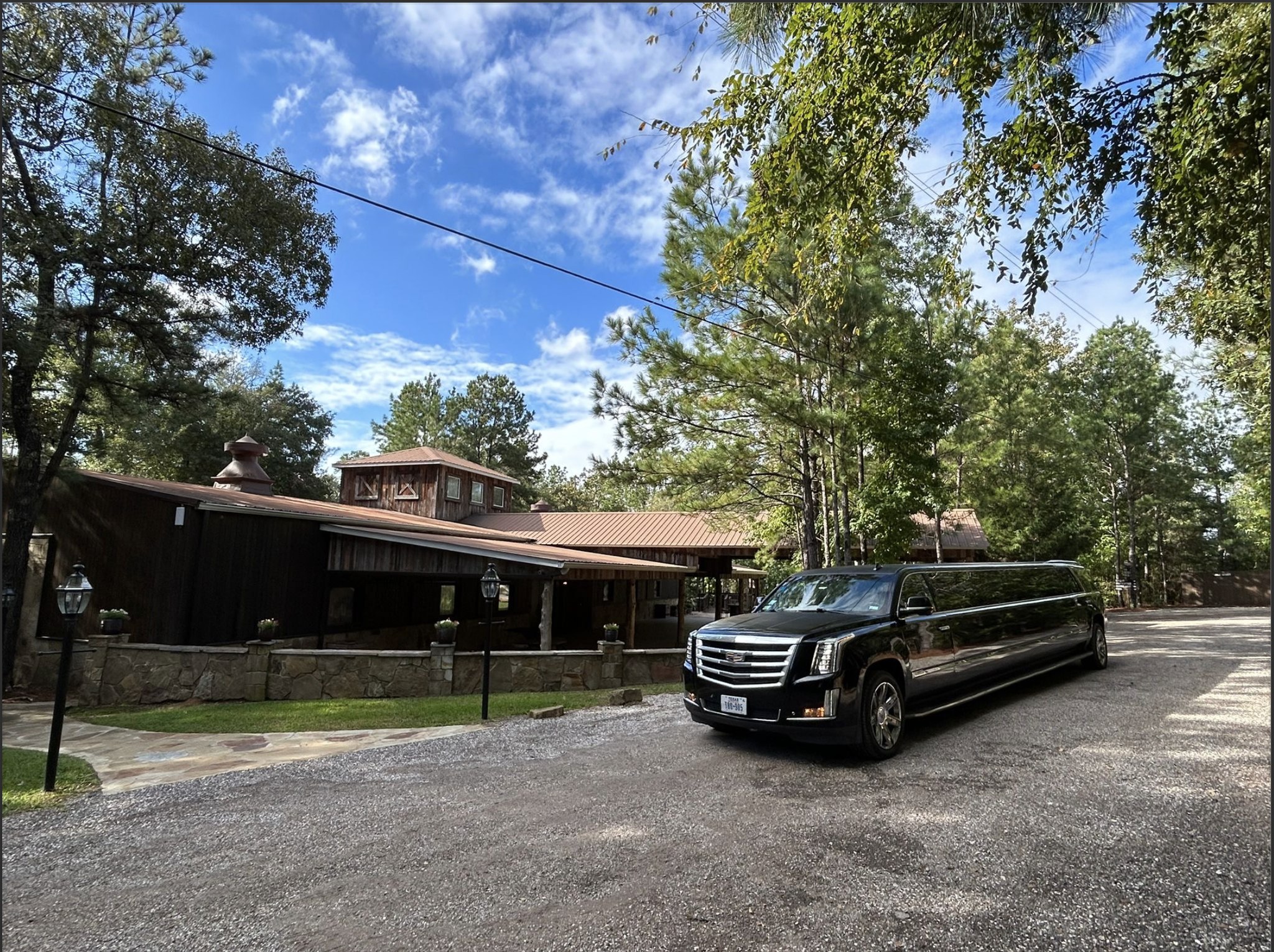 Deluxe Limousine & Transportation of Houston