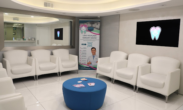 Love Your Jaws Surgery Center, Dr. Dimitrov cover
