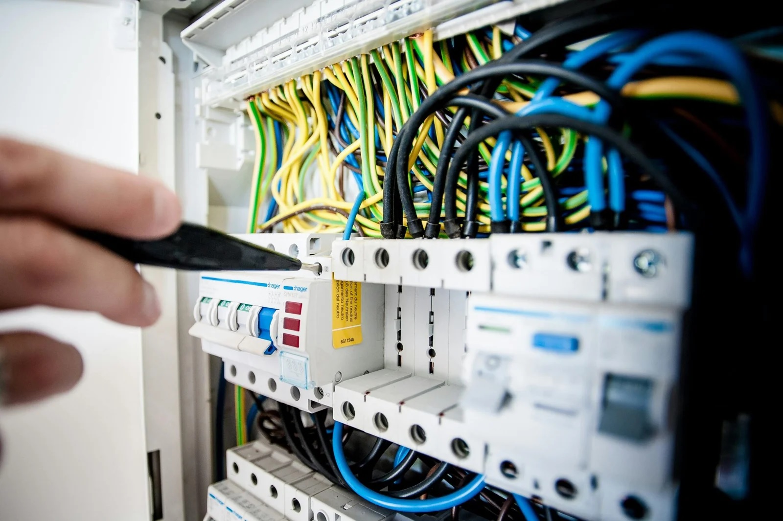VB Electrical Limited cover