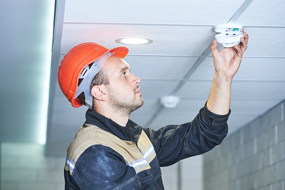 Smoke Detector Installer London cover