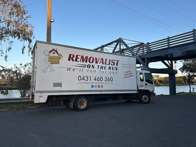 REMOVALIST ON THE RUN PTY LTD cover