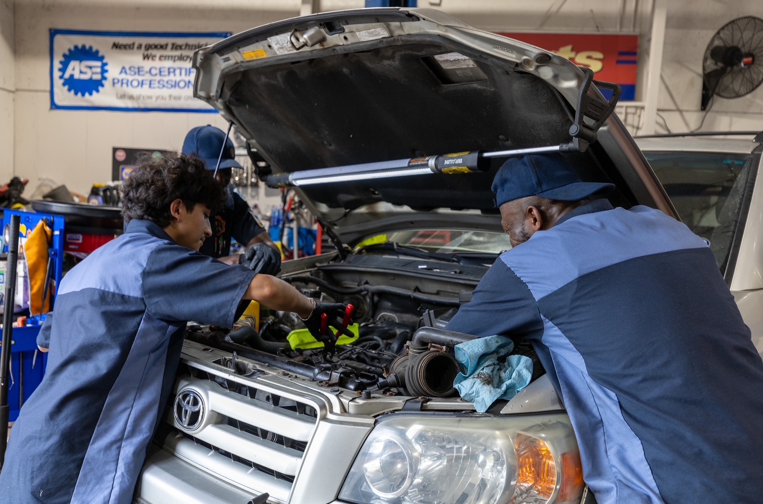 KIT'S Auto and Truck Repair cover