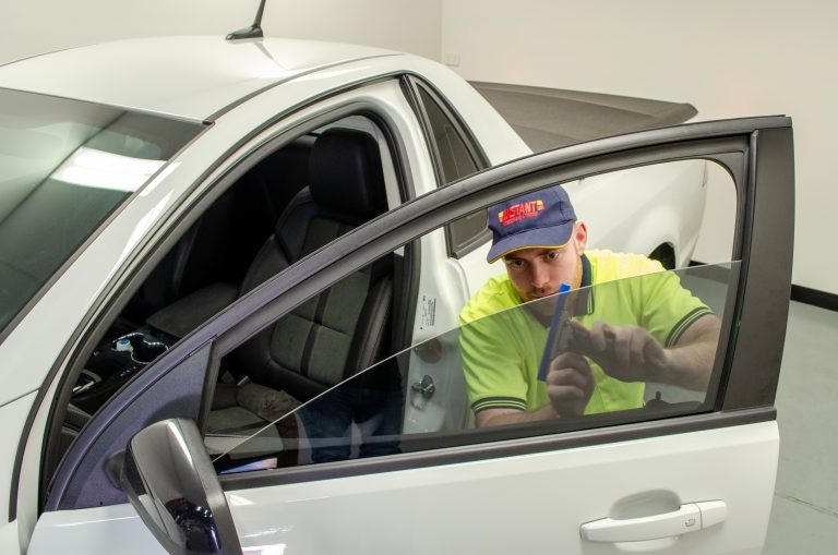 Instant Windscreens Nunawading - Repairs & Tinting cover