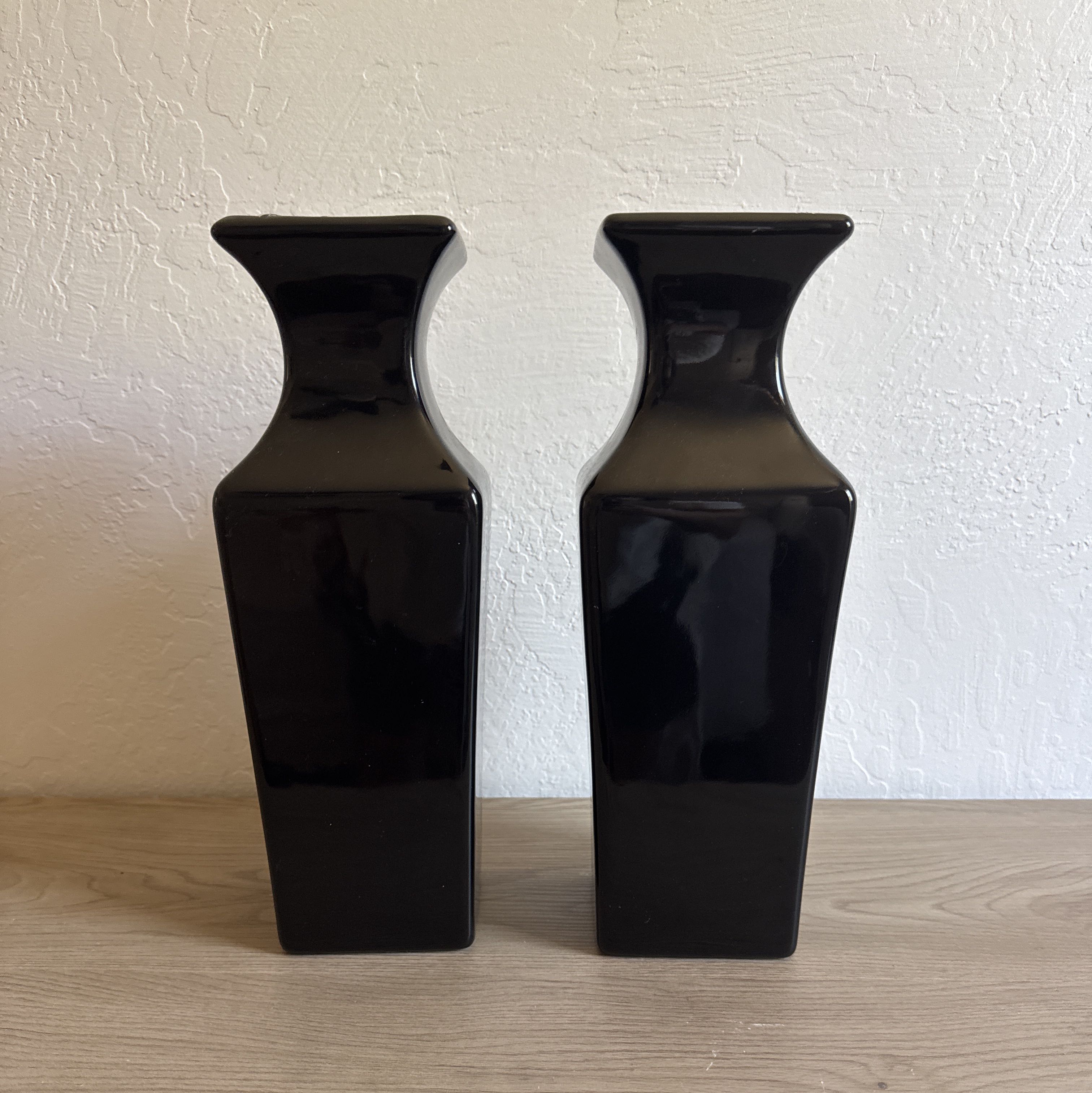 Haegar Black Glazed Floral Ceramic Vase - High Gloss - Image 3