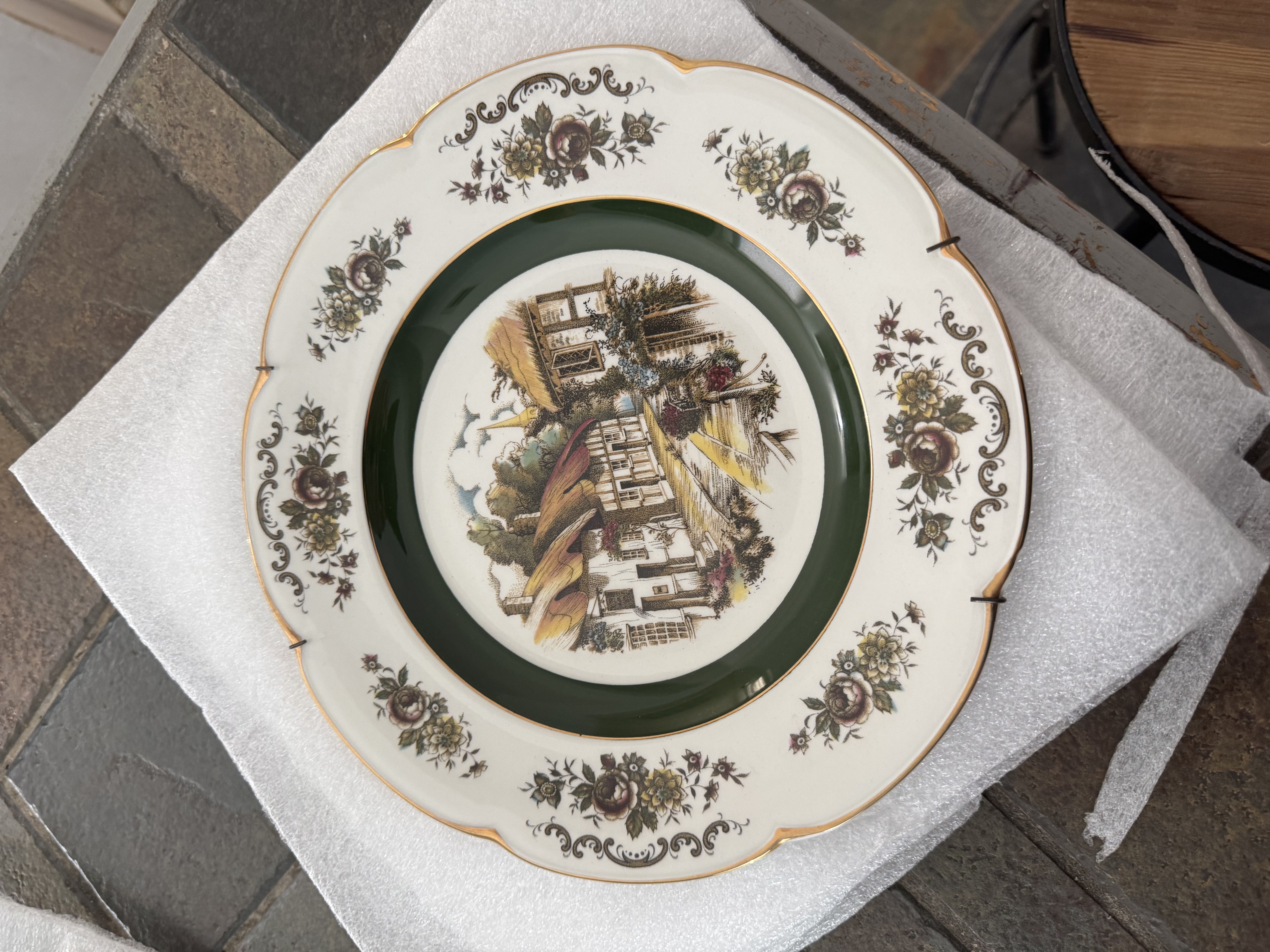 Set of 4 Wood & Sons Ascot Service Plates