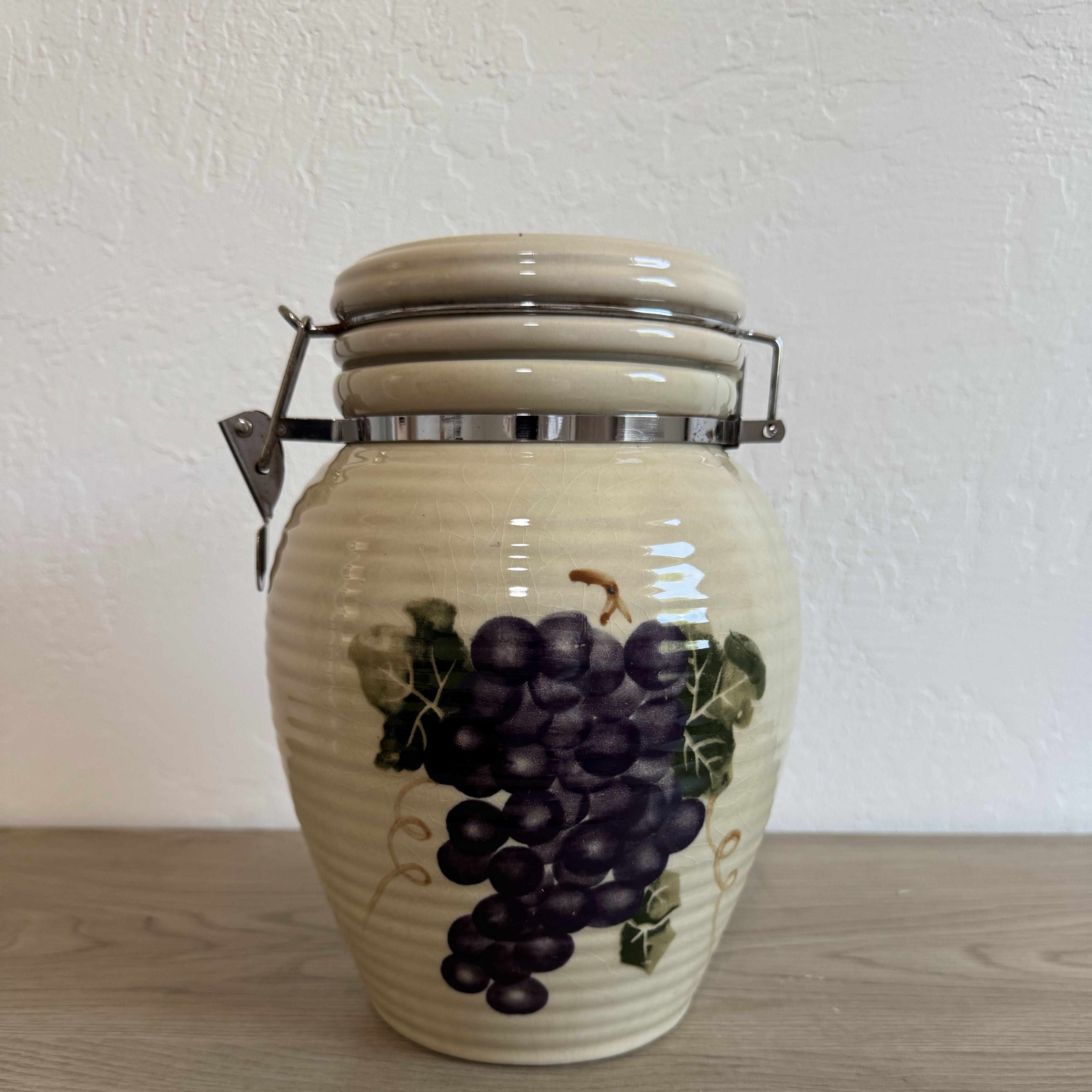 3-Piece Ceramic Grape Canister Set with Airtight Lids - Image 4